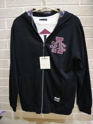 婕的店日本精品~日本帶回~AIRWALK 男童短袖T恤+黑色連帽外套(150~160cm)