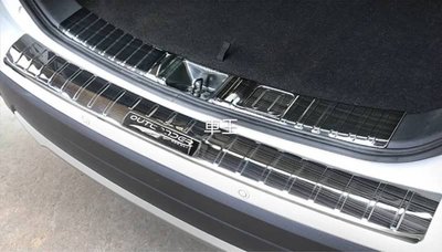 【車王汽車精品百貨】三菱 Mitsubishi Outlander 2017 後護板 後內護板 黑鈦 防刮 踏板 全包