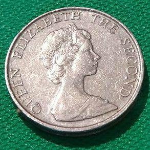 香港1981年伍圓 + 1978年貳毫硬幣（英國女王頭）/合售