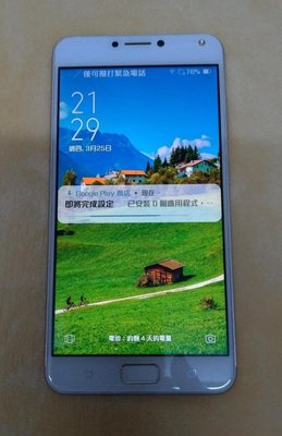 華碩ASUS ZenFone 4 Max ZC554KL5.5吋 3G/32G燿光金色 獨立三卡槽系統：Android 8二手 外觀九成新使用功能正常