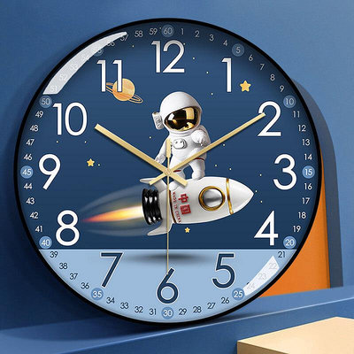 兒童房宇航員掛鐘卡通可愛太空人臥室靜音掛表家用時尚圓形時鐘表
