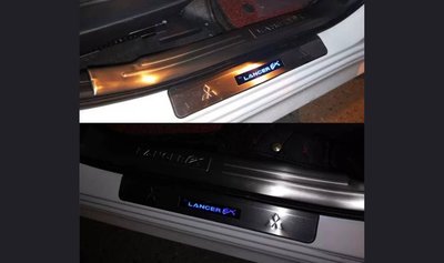 【車王汽車精品百貨】三菱 Mitsubishi Lancer Fortis 迎賓踏板 防刮板 門檻條 LED 冷光