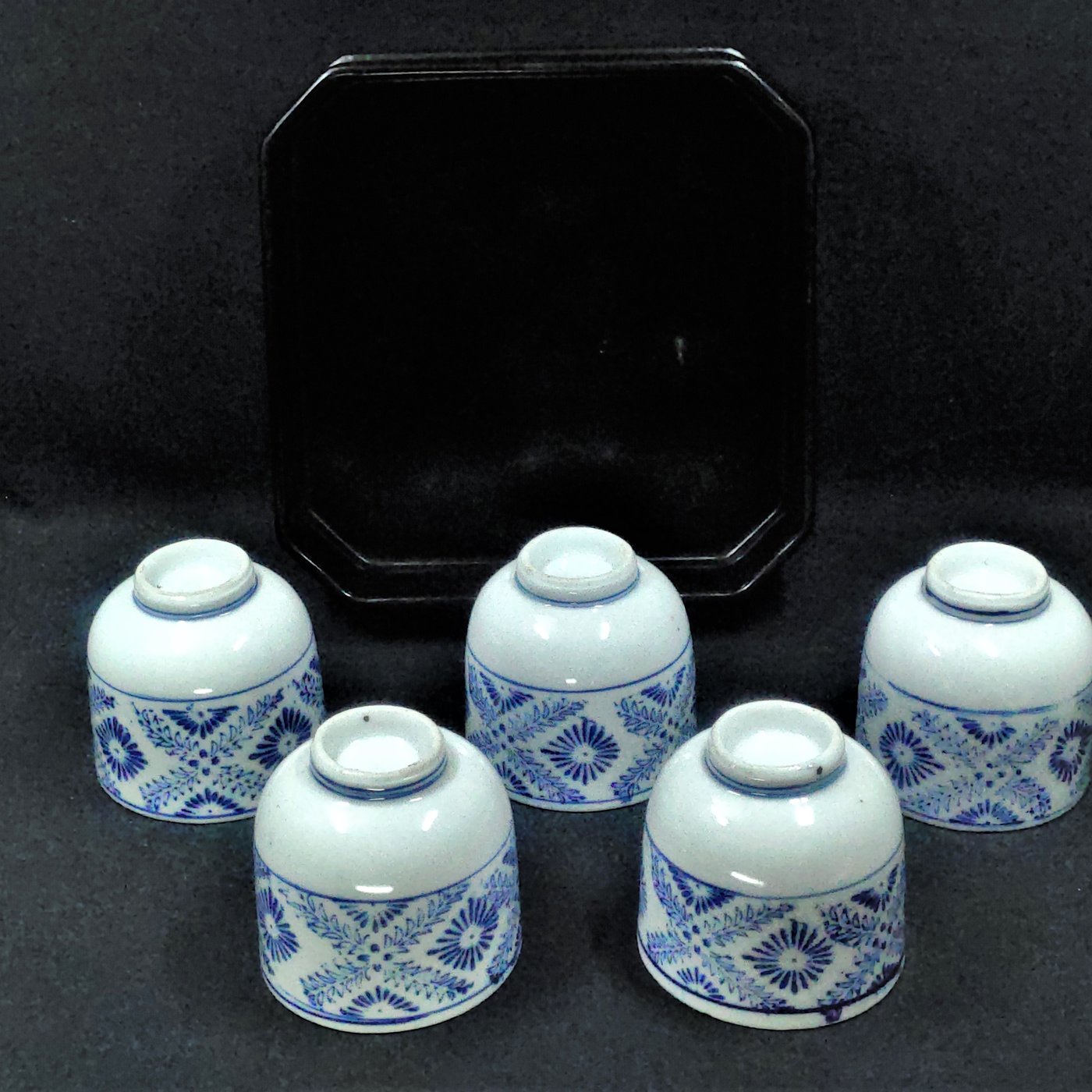 老日本昭和古民具青花瓷染付印判花草紋飾湯吞杯組五客+木胎漆器盒煎茶