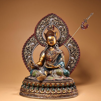 尼泊爾  西藏工藝純銅高浮雕鏨刻彩繪描金藏傳蓮花生大師佛像一尊工藝精湛   造像精美重2301286 古玩雜項【櫻子古玩】