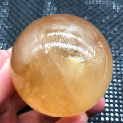 【二手】黃色冰洲石球擺件一物一圖直徑5.8厘米重27 天然原石 擺件 標本【破銅爛鐵】-2990