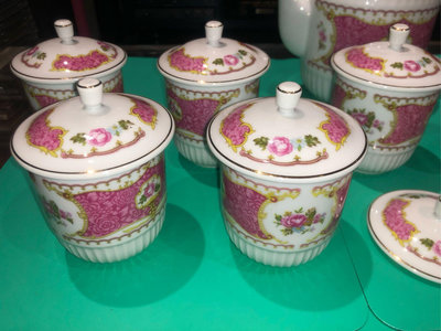 ［二手品］早期 臺灣大同磁器 茶壺組 蓋杯 一壺8杯 狀況如新 茶花 壺