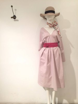 東區fabric正韓 淡粉紫色v領棉麻口袋長袖連身裙洋裝