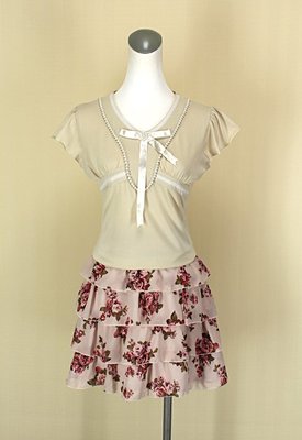 貞新 FRANBOX 米色V領短袖棉質上衣M號+0918 日本 粉色薔薇雪紡紗蛋糕裙F號(39794)