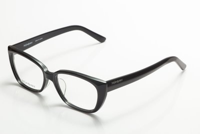 逢甲眼鏡：YSL 鏡框：全新正品，義大利，經典黑色鏡框，簡約白色LOGO：YSL 4021J-807