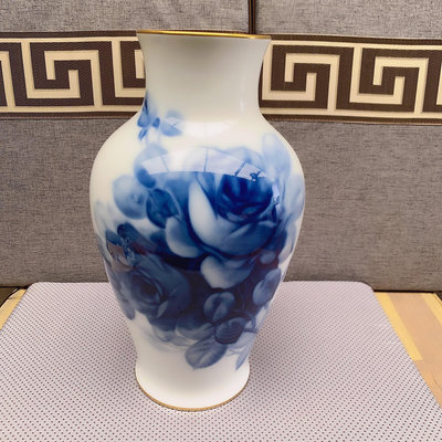 日本回流 大尺寸花瓶！大倉陶園OKURA 青花岡染玫瑰大花瓶
