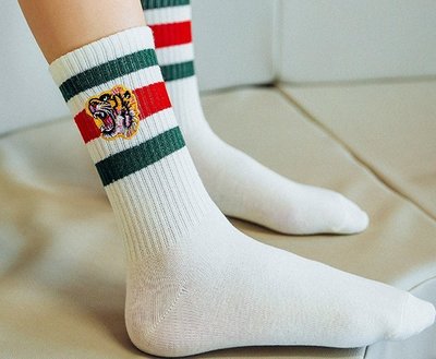 打一隻老虎 GUCCI同款 條紋襪 經典時尚 秀上款式 精梳棉 現貨 GUCCI配色