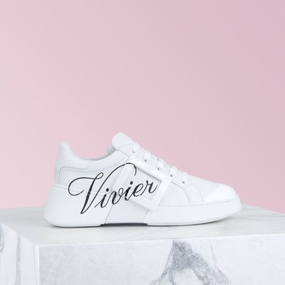 Roger Vivier RV 字母 小白鞋