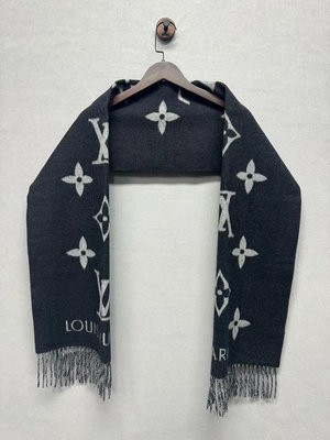 Louis Vuitton lv 黑色羊絨圍巾