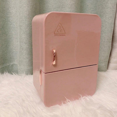 熱銷 3ce三熹玉粉色小冰箱 收納箱 整理化妝箱 少女感滿滿粉粉嫩嫩-可開發票