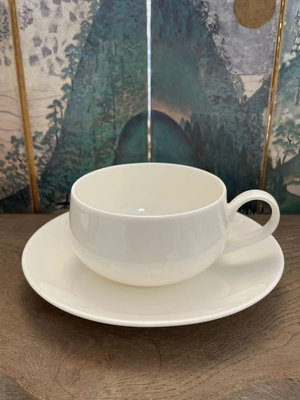 HOYA 日本豪雅 咖啡杯 純白瓷 器型漂亮 品相如圖