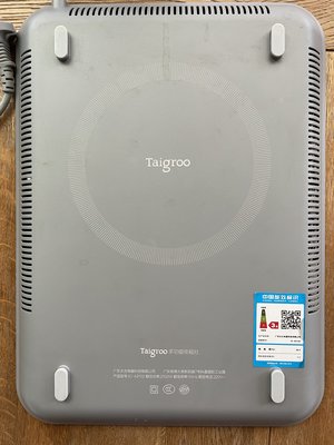 日本製面板，Taigroo品牌電磁爐，220 v,全新二手各一台，少見銀灰色更具美感現代感
