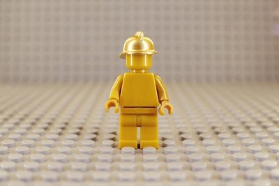 新款推薦  LEGO 樂高 城市系列人仔 CTY989 消防隊金色雕像 60207LG252 可開發票