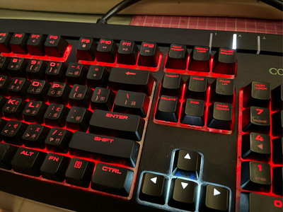 CORSAIR Gaming STRAFE機械電競鍵盤-茶軸中文字