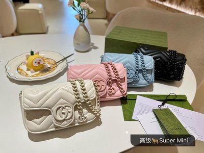 Gucci Marmont 系列 Suer Mini 腰包GUCCI 新品 寵兒精選 GG NO59395