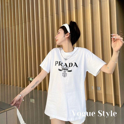 全館免運 Prada 新款女生印花字母三角牌項鏈寬松短袖T恤 經典百搭 可開發票