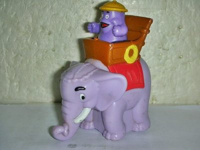 aaL皮(企業寶寶玩偶娃娃)少見1996年麥當勞發行麥當勞叢林探險隊-奶昔大哥騎大象距今已有20年歷史值得收藏!