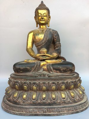 黃銅釋迦牟尼佛像，重9.4公斤，130080R