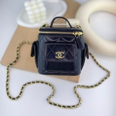 【翰貝格名牌館】全新真品 Chanel  黑色 油蠟 小羊皮 口袋 斜背 拉鍊 提把 小方盒 化妝包 AP3016