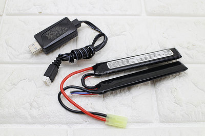 [01]7.4V USB 充電器 + 7.4V 鋰電池 兩片式( M4A1鋰鐵充電電池EBB AEG電動槍