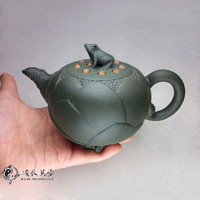 茶藝師 特價免運 宜興紫砂壺雕塑茶寵 原礦民國綠泥 蔣蓉 闐雞青蛙蓮子壺
