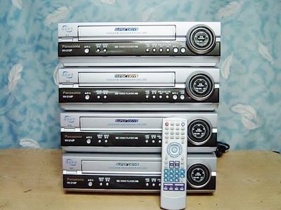 @【小劉二手家電】 少用,內部九成新的 PANASONIC VHS錄放影機,NV-210P型,影帶代客轉拷