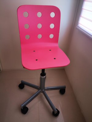 【IKEA】二手實用木質旋轉椅/電腦椅/辦公椅.可升降調高度整.桃紅色Jules 兒童氣壓升降椅-附輪腳 原價1750 成長椅