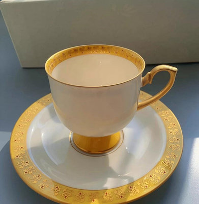 🌸日本香蘭社高足咖啡杯帝皇黃  大容量杯，不是摩卡杯，瓷質特別潤，是香蘭社中的極品🌸一杯一碟