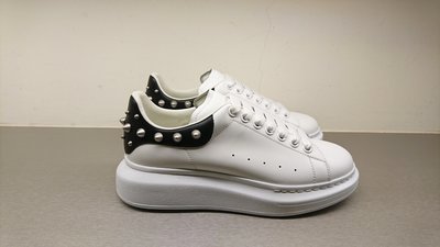 [全新真品代購] Alexander McQueen 鉚釘後尾 白鞋 / 休閒鞋