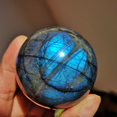 天然藍光水晶球拉長石球擺件，多彩光強，4.9厘米，169克左632 水晶 原石 擺件【玲瓏軒】
