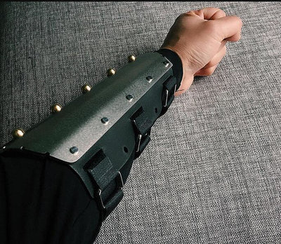 防砍不銹鋼攻擊臂盾加厚防割刺劃傷武術護腕鞭腿脛骨具