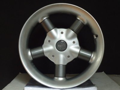 [台中上翔輪胎]BMW (正)MOMO 17吋鋁圈 5系專用((只一顆)