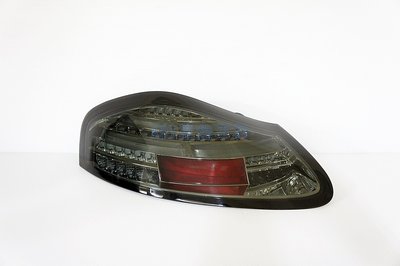 ~~ADT.車材.車材~~Porsche 保時捷 BOXSTER 986 LED跑馬方向燈 導光 燻黑殼尾燈一組