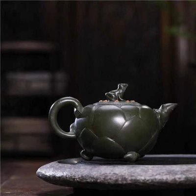 熱銷 [茶緣][茶有緣]宜興紫砂壺原礦綠泥底款蔣蓉純手工制作青蛙蓮子壺 可開發票