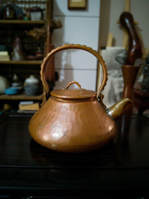 日本老銅壺 全手工錘打 壺口處有小瑕疵 不影響正常使用 見最