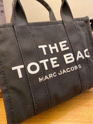 真品 the tote bag 黑色 帆布 托特包 mini w25-26cm marc jacobs 1984 N.Y.C. 最實用好搭 熱門的尺寸