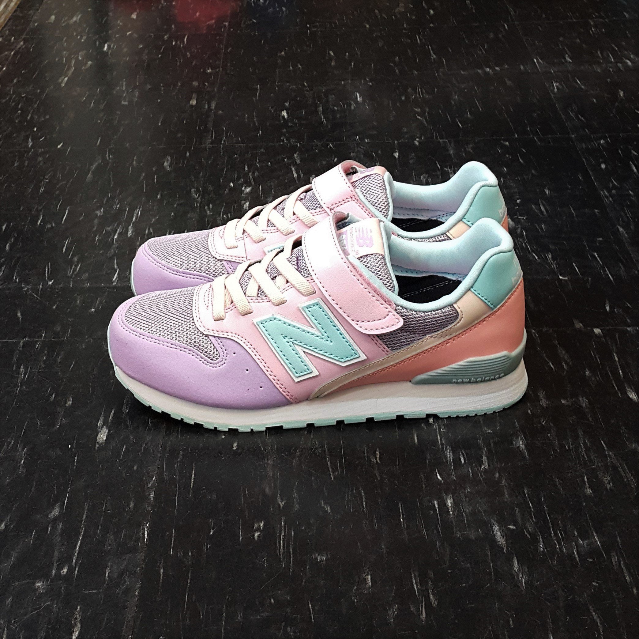 new balance 23.5