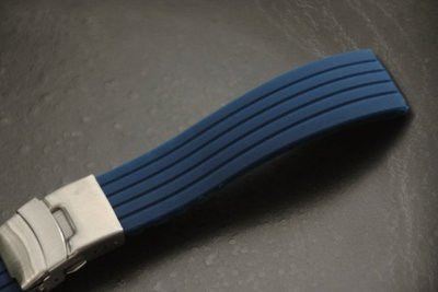 22mm  20mm 深藍色 F1胎紋矽膠錶帶替代各式相同規格原廠貨seiko,oris藍水鬼可替代使用