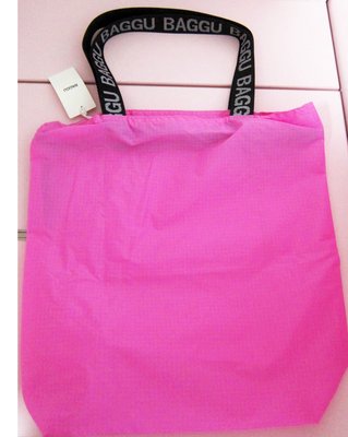 保證真品美國紐約的時尚環保袋品牌BAGGU時尚托特包亮粉紅色LOGO提把設計ripstop tote肩背包手提包購物袋