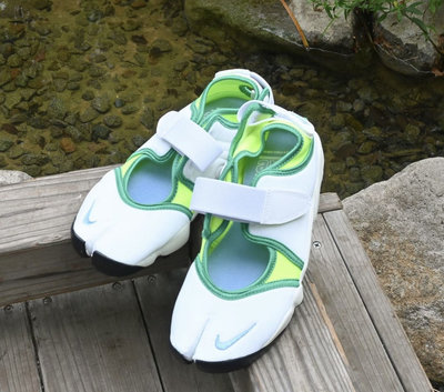 NIKE WMNS AIR RIFT 忍者鞋 涼鞋 白螢光綠配色dx2939-100。太陽選物社