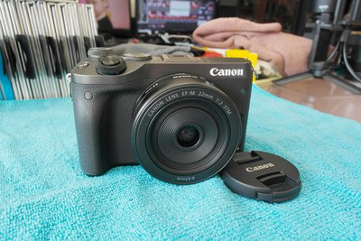Canon EOS M6+22mm 1:2 STM 9成9新 公司貨 保單配件齊
