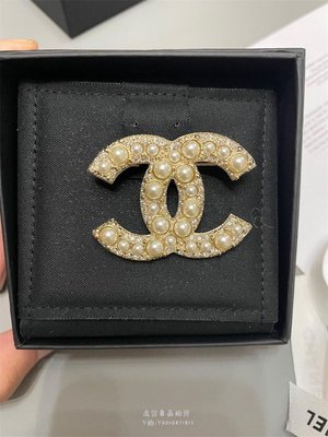 流當拍賣全新真品 CHANEL 珍珠 logo 別針 胸針 金色 22K新款