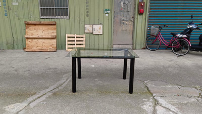【安鑫】土城二手家具~4.3尺黑色鐵製玻璃餐桌 飯桌 工作桌【A2692】