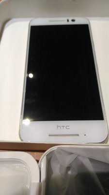 中古 HTC ONE S9 銀色