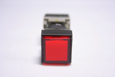 日本 富士電機 小 正方形 紅色 照光 按鈕 按鍵 開關 帶燈按鍵 AH165-SLR E3 FUJI LED 16MM