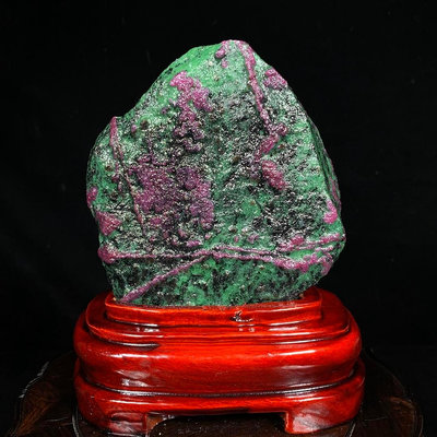 緬甸紅綠寶 天然原礦帶座高16×11.5×4厘米 重1.3公斤 220398 奇石 擺件 原石【清雅齋】
